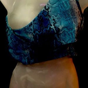 Blue dark light blue halter top stretchy size 6 juniors